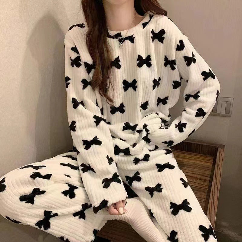 Women’s Winter Bowknot Flannel Pajamas